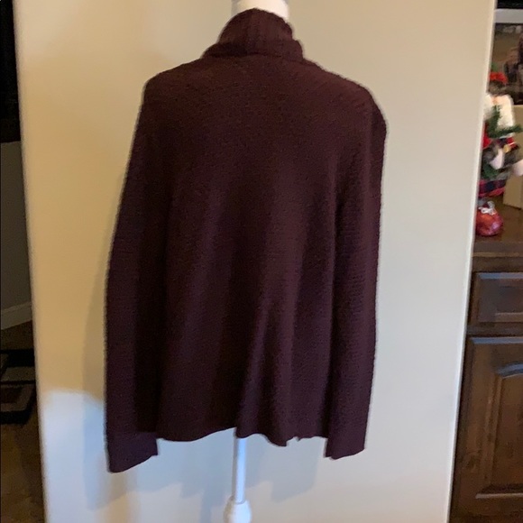 Sweater - Picture 4 of 4